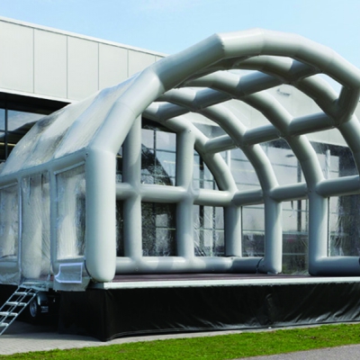 De podiumwagen Large is het ideale mobiele podium voor grotere evenementen De podiumwagen Large is het ideale mobiele podium voor grotere evenementen