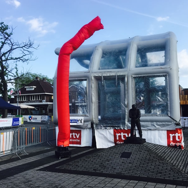 Draaischamel podiumwagen opblaasbaar in Klazienaveen tijdens het Loopfestijn